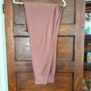 Athleta Dusty Rose Salutation Jogger